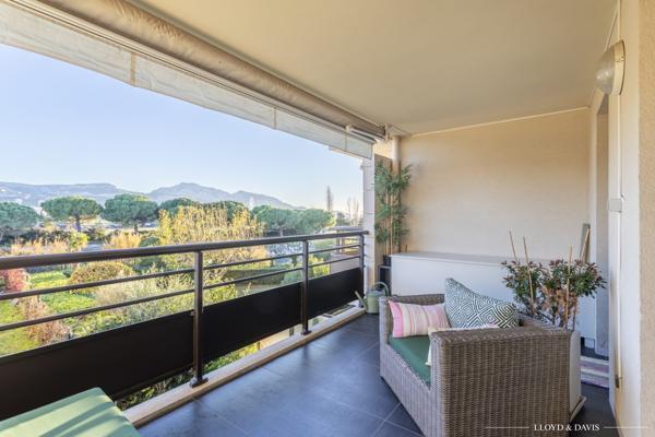 PARC BORELY- Marseille 8ème- T3 avec terrasse et stationnement dans une résidence de standing sécurisée.