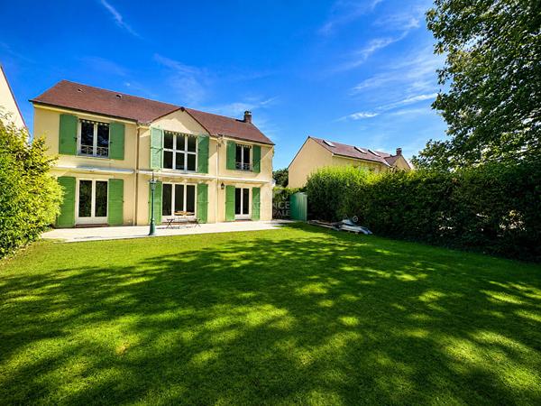Maison Neuville Sur Oise 6 pièce(s) 143 m2 679 500 € **  - Référence  8310