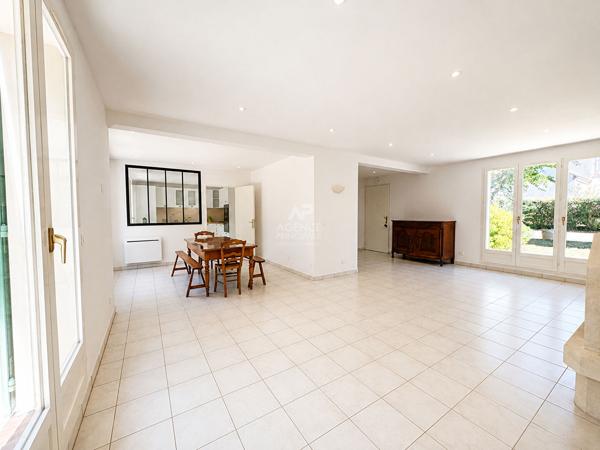 Maison Neuville Sur Oise 6 pièce(s) 143 m2 679 500 € **  - Référence  8310