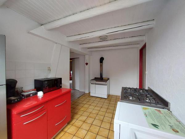 À Vendre Maison Divisible en 3 Logements
