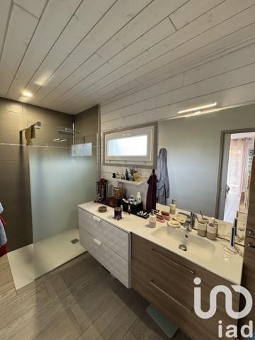 Maison 5 pièces de 118 m² à Hourtin (33990)