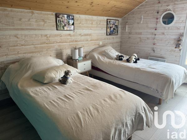 Maison 5 pièces de 118 m² à Hourtin (33990)