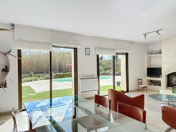 Beaucaire villa  6 pièces 179m² avec garage et piscine et terrain  constructible de 1270m²