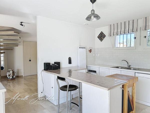 Beaucaire villa  6 pièces 179m² avec garage et piscine et terrain  constructible de 1270m²