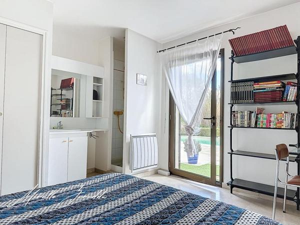 Beaucaire villa  6 pièces 179m² avec garage et piscine et terrain  constructible de 1270m²