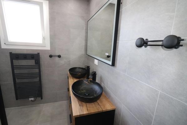 Maison à louer 4 pièces à BORDS 17