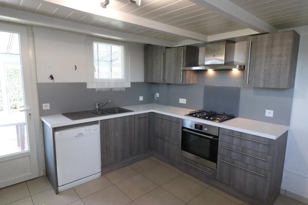 Maison à louer 4 pièces à BORDS 17