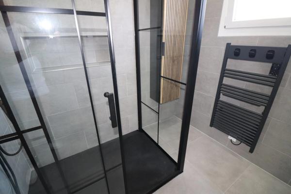 Maison à louer 4 pièces à BORDS 17
