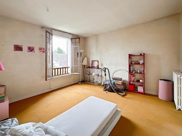 Charmante meulière avec dépendances