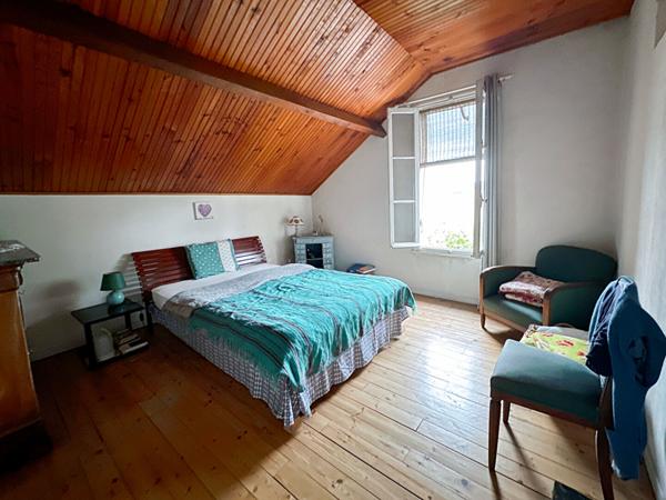 Charmante meulière avec dépendances