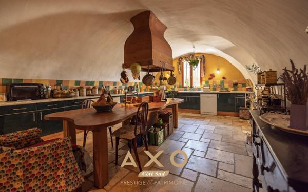 ALLEMAGNE-EN-PROVENCE - BASTIDE - 696 m² - 5 HABITATIONS - PISCINE 15x7 - TERRAIN 1 HA - 995 000 €