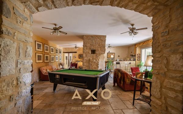 ALLEMAGNE-EN-PROVENCE - BASTIDE - 696 m² - 5 HABITATIONS - PISCINE 15x7 - TERRAIN 1 HA - 995 000 €
