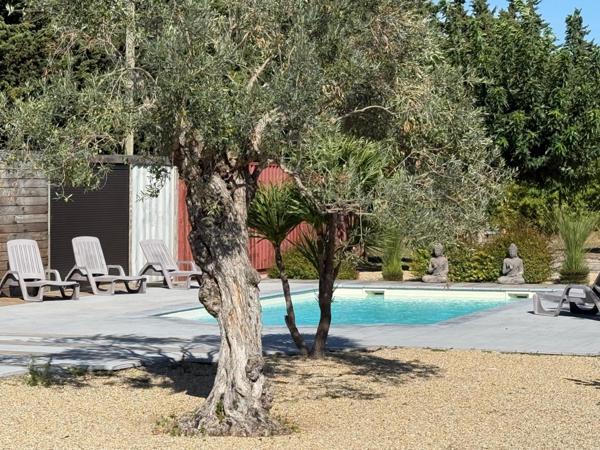 DOMAINE SUR 4.000 m² / DEUX HABITATIONS DE PLAIN-PIED / PISCINE