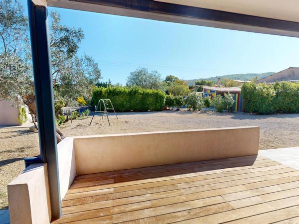 DOMAINE SUR 4.000 m² / DEUX HABITATIONS DE PLAIN-PIED / PISCINE