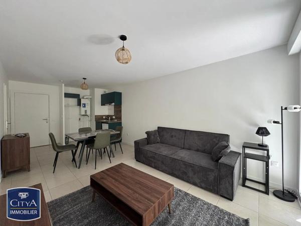 Appartement à louer 2 pièces 40.94m² Lons (64140)