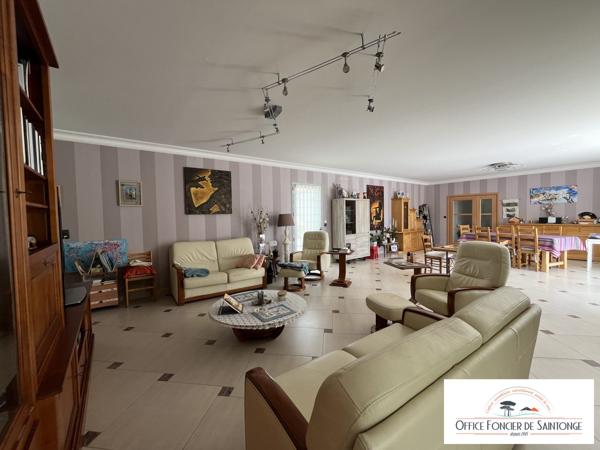 MAGNIFIQUE MAISON DE PLAIN-PIED