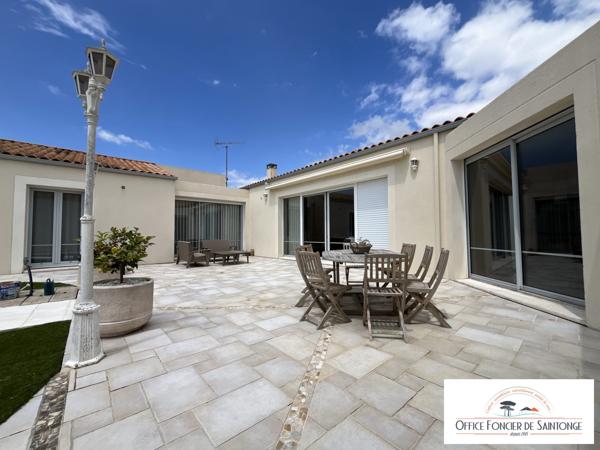 MAGNIFIQUE MAISON DE PLAIN-PIED