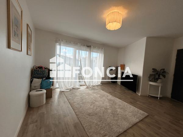 Location Appartement 2 pièces 52.41 m² - 27 RUE DE SOTTEVILLE Rouen 76100