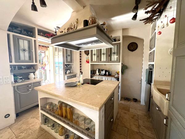 Charmante Villa provençale de 5 pièces 127 m2 Piscine Jardin 1200 m²