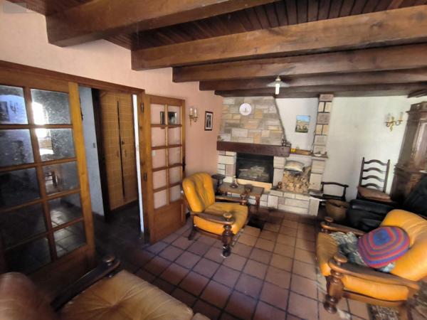 Maison à vendre à Roussennac dans l'Aveyron (12220), ref : 1117