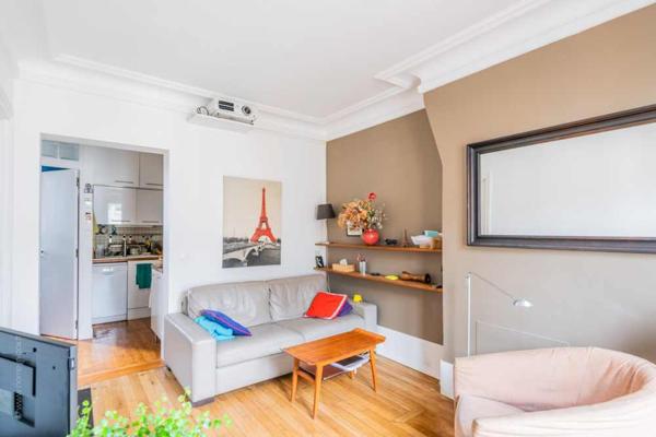 Paris (75011) Paris 11ème - appartement 47m2 en parfait état calme et lumineux.