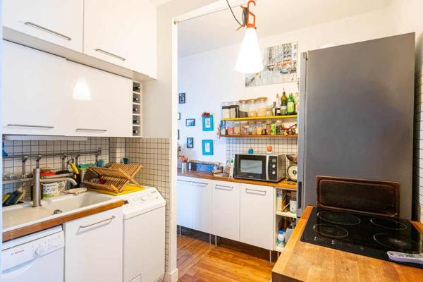 Paris (75011) Paris 11ème - appartement 47m2 en parfait état calme et lumineux.