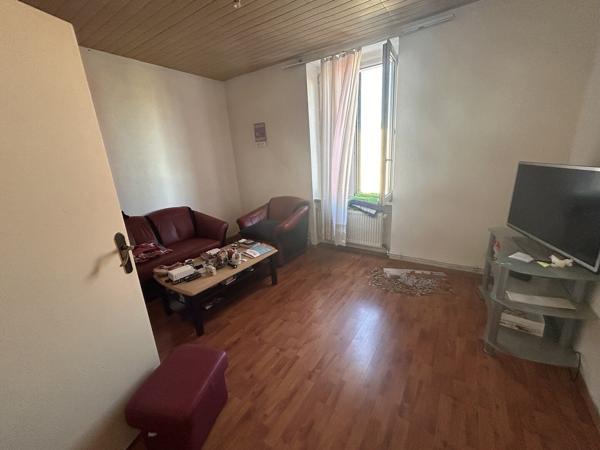 F4 de 63 m2 à rénover, à SAINT-LOUIS (68300)