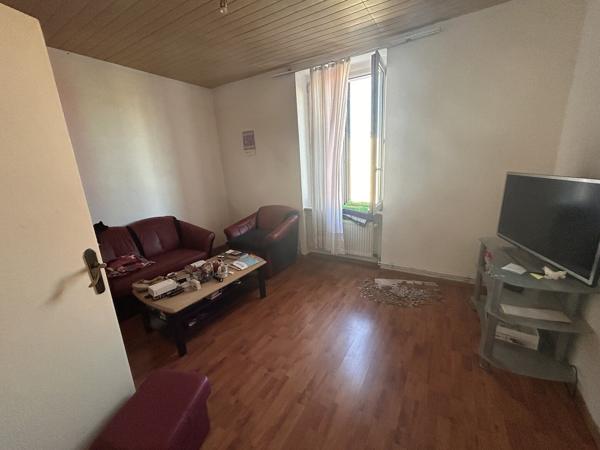 F4 de 63 m2 à rénover, à SAINT-LOUIS (68300)