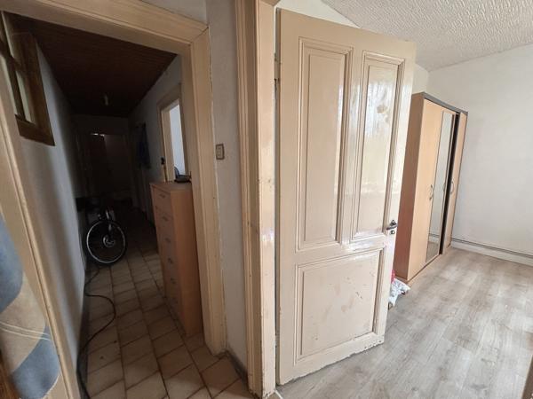 F4 de 63 m2 à rénover, à SAINT-LOUIS (68300)