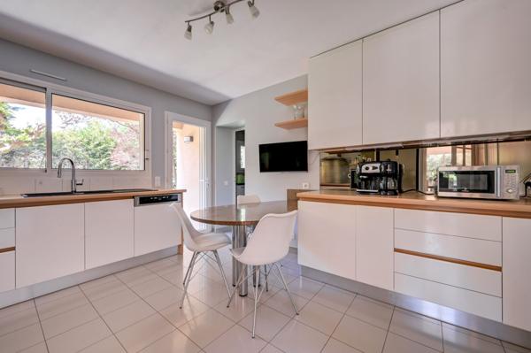 Vente Maison de luxe Cabriès 6 Pièces 230 m²