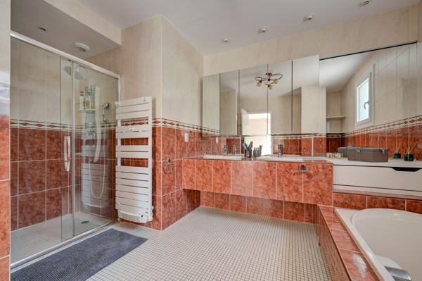 Vente Maison de luxe Cabriès 6 Pièces 230 m²