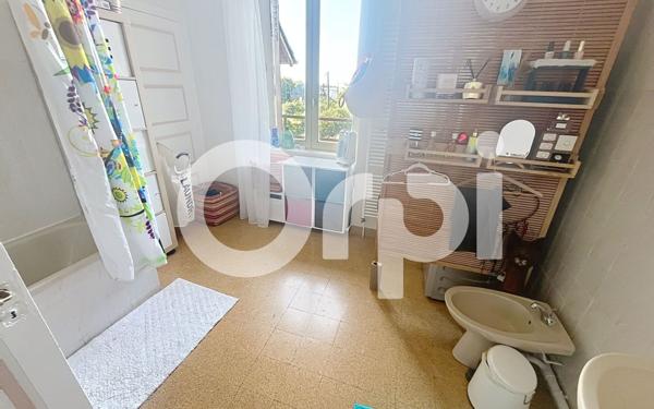 Maison à vendre    5 pièces •  Lanteuil