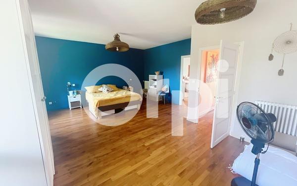 Maison à vendre    5 pièces •  Lanteuil