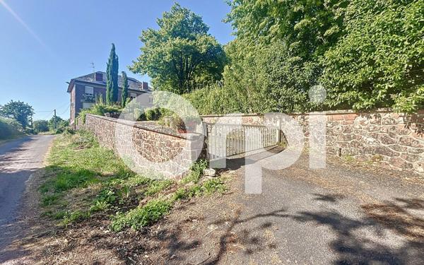 Maison à vendre    5 pièces •  Lanteuil