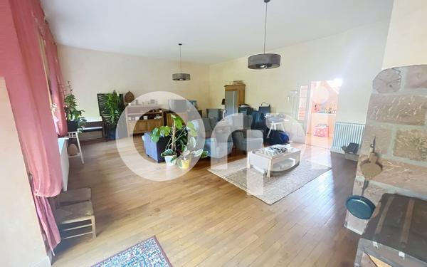 Maison à vendre    5 pièces •  Lanteuil