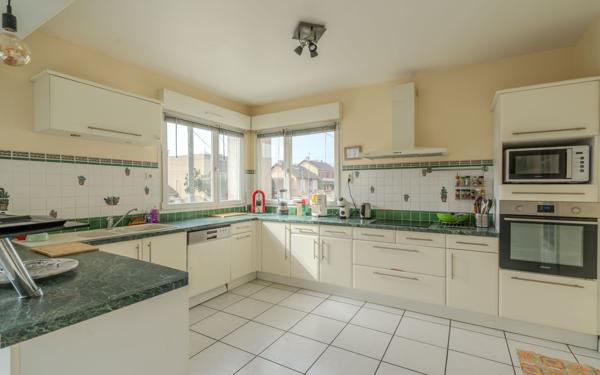 Maison à vendre    7 pièces • 157 m2 Noisy-le-Grand