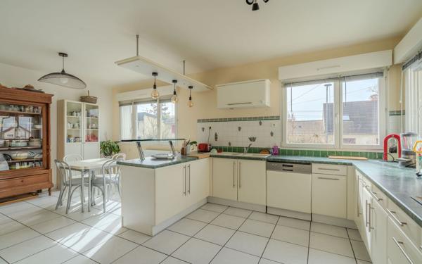 Maison à vendre    7 pièces • 157 m2 Noisy-le-Grand