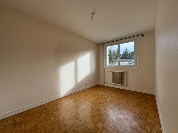 A vendre, bel Appartement type 4 avec garage et cave