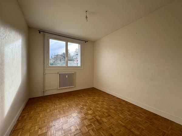 A vendre, bel Appartement type 4 avec garage et cave