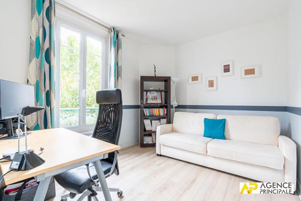 Maison 5 pièce(s) 990 000 € **  - Référence  4774