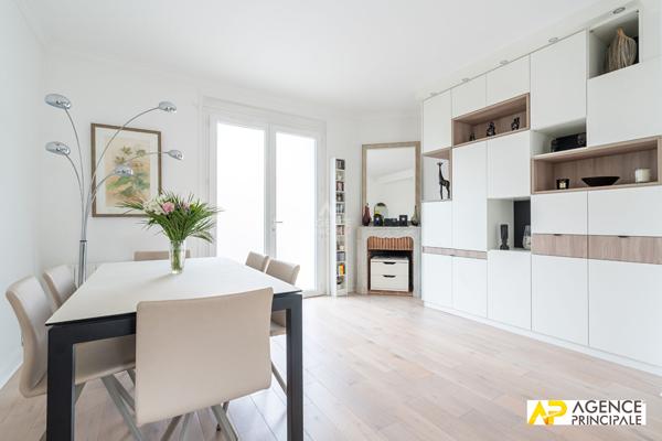 Maison 5 pièce(s) 990 000 € **  - Référence  4774