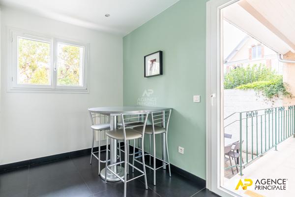 Maison 5 pièce(s) 990 000 € **  - Référence  4774