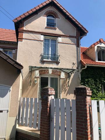 Maison 5 pièce(s) 990 000 € **  - Référence  4774