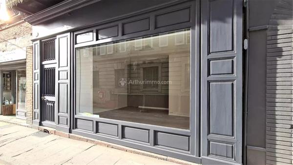 Location                                                      Local commercial
                        
                     1 pièces                      25 m2                     à Albi