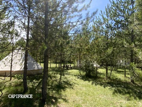 Propriété hébergement/événementiel dans le Luberon, 6,3 ha, 80 couchages, 1090 m2