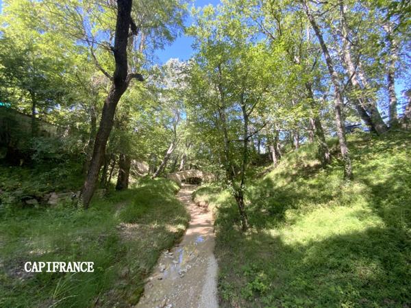 Propriété hébergement/événementiel dans le Luberon, 6,3 ha, 80 couchages, 1090 m2