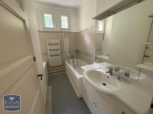 Appartement à louer 3 pièces 64.76m² Poitiers (86000)