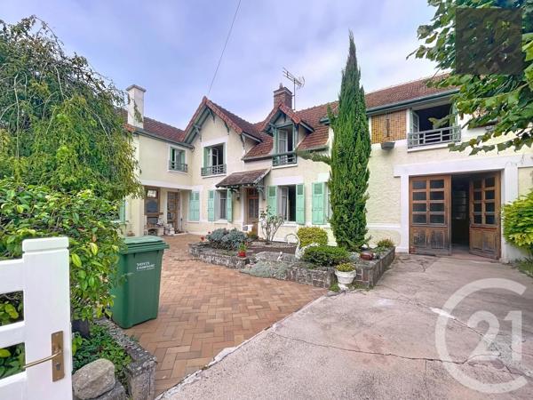 Maison à vendre  13 pièces - 210 m 2   TROYES  - 10