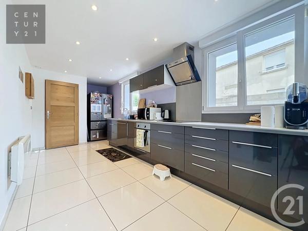 Maison à vendre  13 pièces - 210 m 2   TROYES  - 10