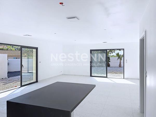 Charmante villa contemporaine neuve 4 faces, plain-pied de 107.03 m² sur terrain piscinable de 600 m² à Trourouzelle 11200